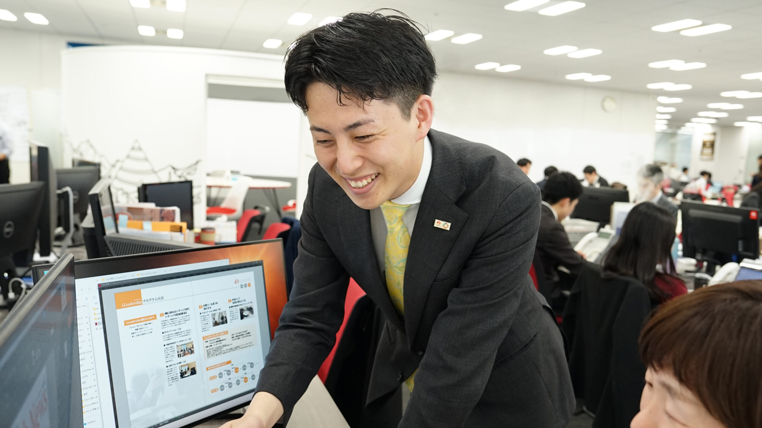 デザイナーへの制作依頼